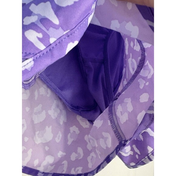 All In Motion Women's 3" Mid Rise Run Shorts in Purple Leopard Zip Pocket M NWOT - Picture 3 of 4